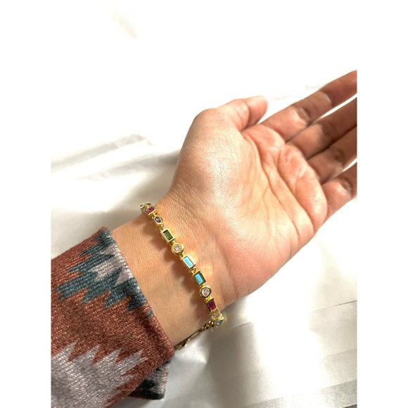 Gold tone bracelet, Vintage style  rhinestone bracelet chunky dainty delicate - Picture 3 of 4